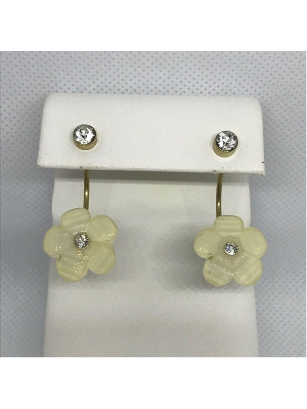 CREAM FLOWER EARRINGS